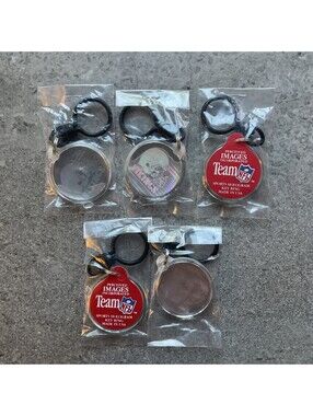 Vintage NFL Hologram Keychain Minnesota Vikings 1 1/2” Lot Of Five NWT Lot 10
